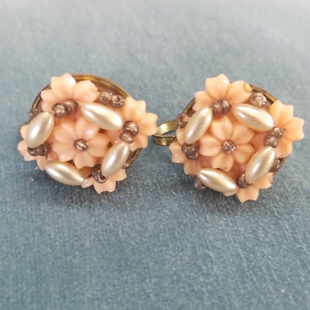 Vtg 1950's Peaches and Cream earrings
